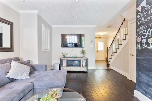 57 Gilgorm Rd, Townhouse with 3 bedrooms, 2 bathrooms and 1 parking in Brampton ON | Image 22