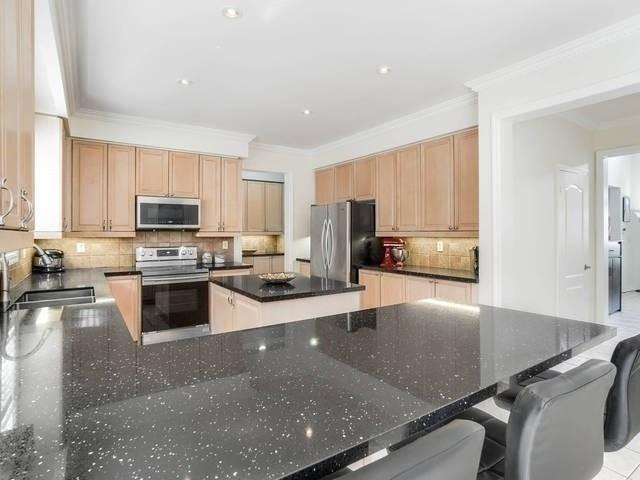 7 Linstock Dr, House detached with 4 bedrooms, 5 bathrooms and 7 parking in Brampton ON | Image 3