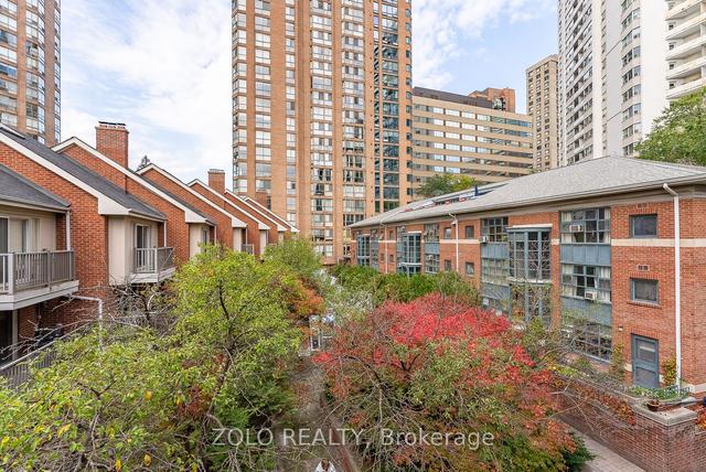 66 St Nicholas St, Townhouse with 2 bedrooms, 2 bathrooms and 1 parking in Toronto ON | Image 33