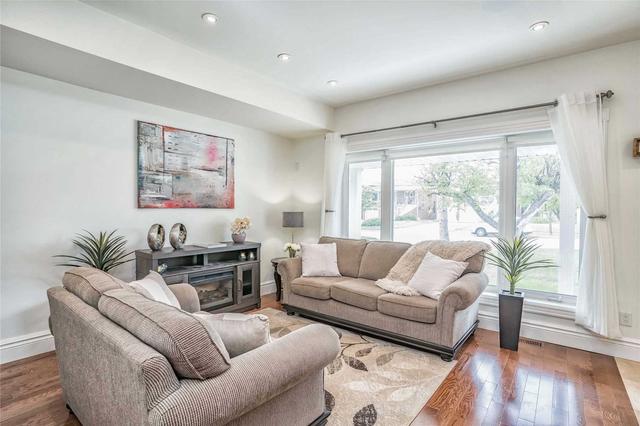 43 Wallasey Ave, House detached with 2 bedrooms, 2 bathrooms and 8 parking in Toronto ON | Image 8
