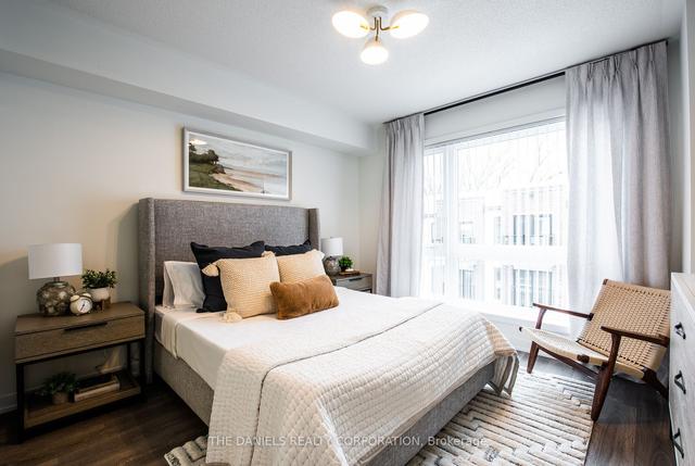 g-204 - 100 Canon Jackson Dr E, Townhouse with 2 bedrooms, 3 bathrooms and 1 parking in Toronto ON | Image 3