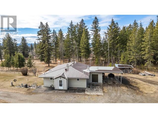 4939 Timothy Lake Road, House detached with 3 bedrooms, 2 bathrooms and null parking in Cariboo G BC | Image 2