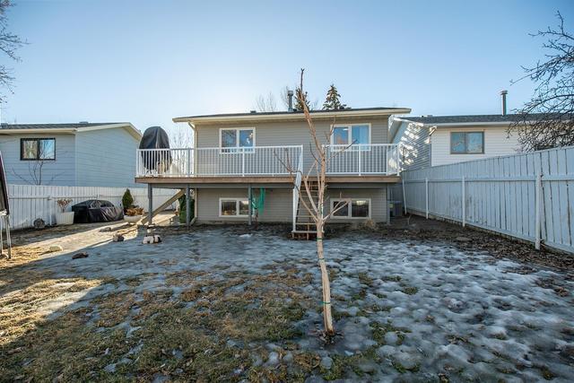 904 Red Crow Boulevard W, House detached with 4 bedrooms, 2 bathrooms and 2 parking in Lethbridge AB | Image 33