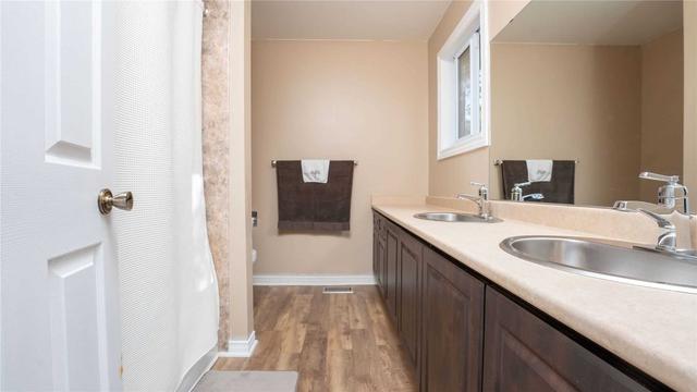 41 Blackmere Cres, House detached with 3 bedrooms, 4 bathrooms and 4 parking in Brampton ON | Image 3