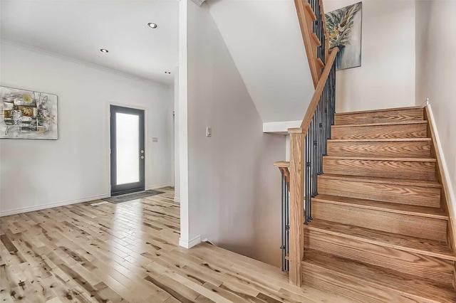 106 Laurel Ave, House detached with 4 bedrooms, 4 bathrooms and 3 parking in Toronto ON | Image 8