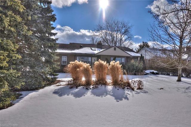 331 St. Paul Street W, House detached with 5 bedrooms, 1 bathrooms and 3 parking in St. Catharines ON | Image 1