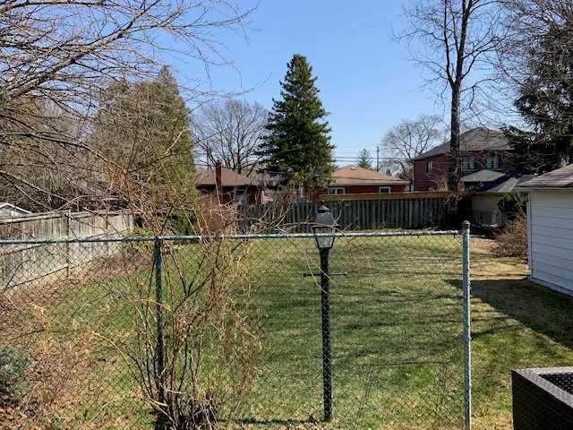 9 Burnelm Dr, House detached with 3 bedrooms, 2 bathrooms and 6 parking in Toronto ON | Image 23