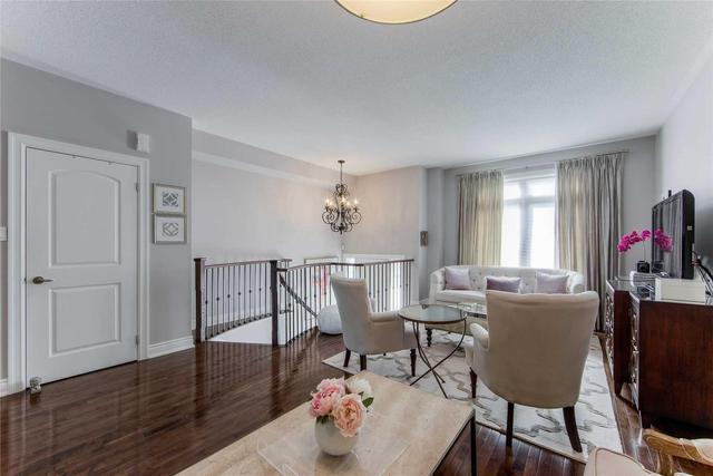 U9 - 8032 Kipling Ave, Condo with 3 bedrooms, 4 bathrooms and 1 parking in Vaughan ON | Image 6