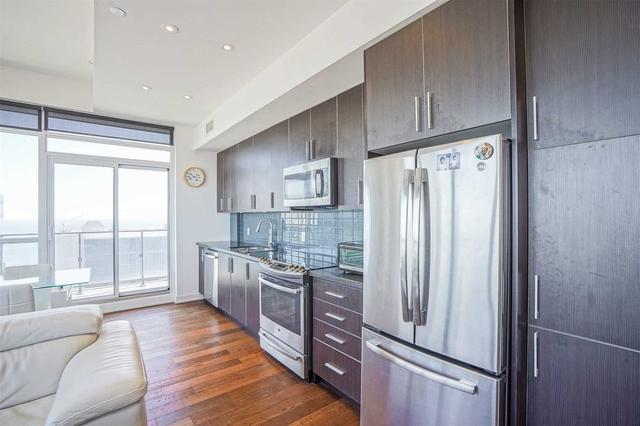 uph4706 - 2220 Lakeshore Blvd W, Condo with 3 bedrooms, 2 bathrooms and 1 parking in Toronto ON | Image 4