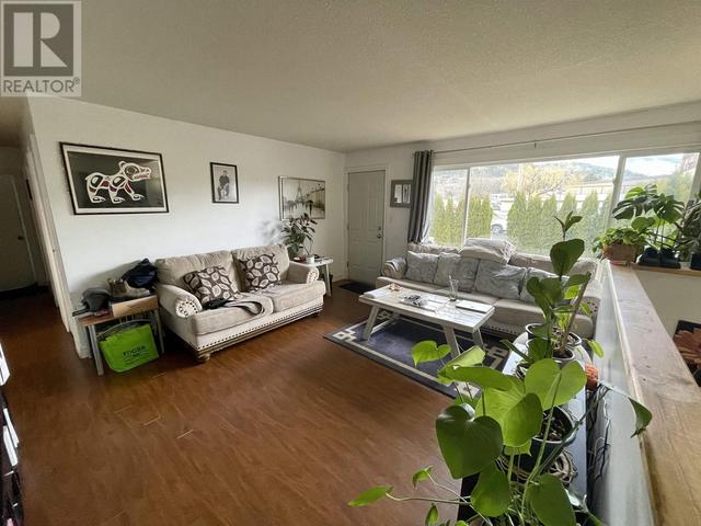 3305 Sparks Street, House detached with 4 bedrooms, 2 bathrooms and null parking in Terrace BC | Image 10
