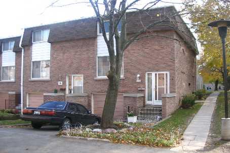 100 - 121 Centennial Rd, Townhouse with 3 bedrooms, 2 bathrooms and null parking in Toronto ON | Image 1