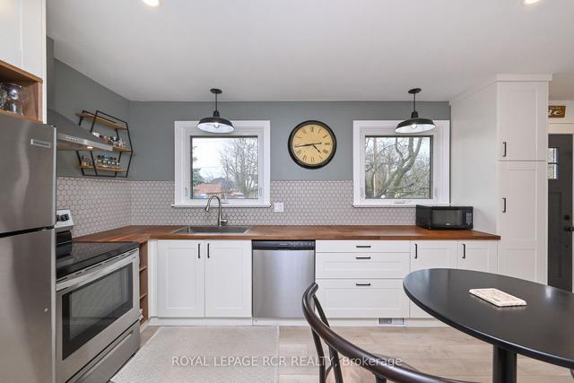 15 Robertson Dr, House detached with 2 bedrooms, 2 bathrooms and 4 parking in Guelph ON | Image 31