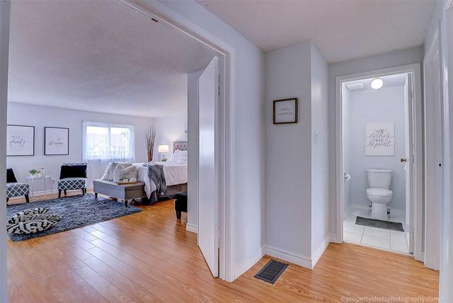104 Bellefontaine St, House attached with 3 bedrooms, 3 bathrooms and 3 parking in Toronto ON | Image 17