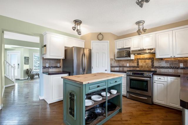 39 Valley Glen Heights Nw, House detached with 4 bedrooms, 3 bathrooms and 2 parking in Calgary AB | Image 11