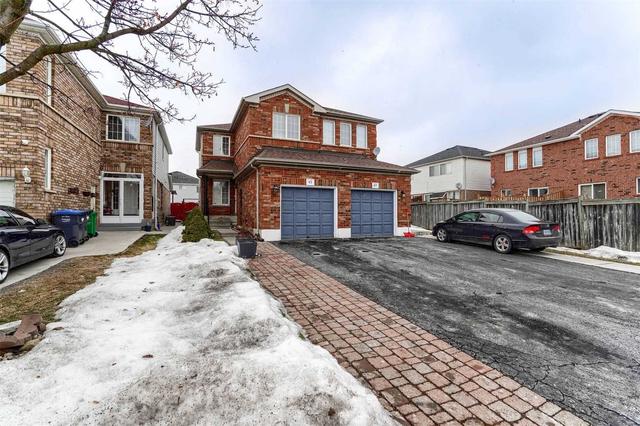 45 Needlewood Lane, House semidetached with 3 bedrooms, 2 bathrooms and 3 parking in Brampton ON | Image 1