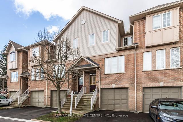 40 Palomino Tr, Townhouse with 3 bedrooms, 2 bathrooms and 2 parking in Halton Hills ON | Image 1