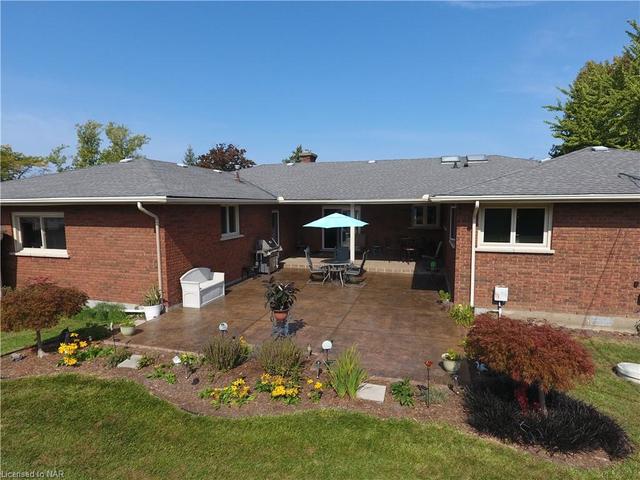 1397 Niagara Parkway, House detached with 3 bedrooms, 3 bathrooms and 12 parking in Fort Erie ON | Image 10