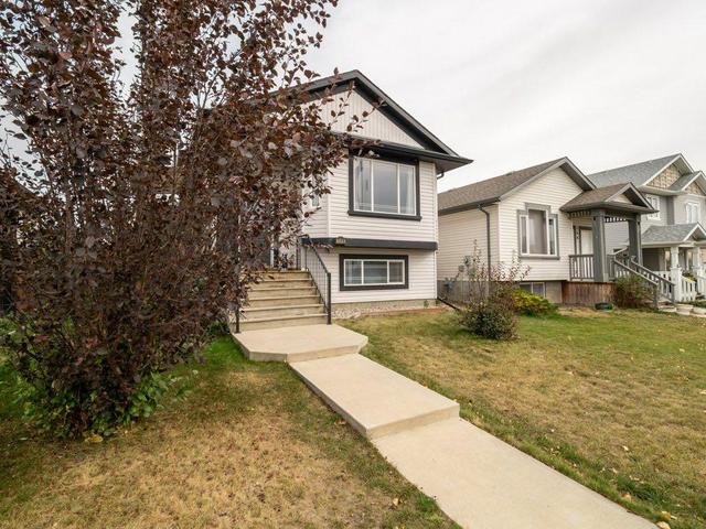 140 Jessie Robinson Close N, House detached with 4 bedrooms, 2 bathrooms and 3 parking in Lethbridge AB | Image 2