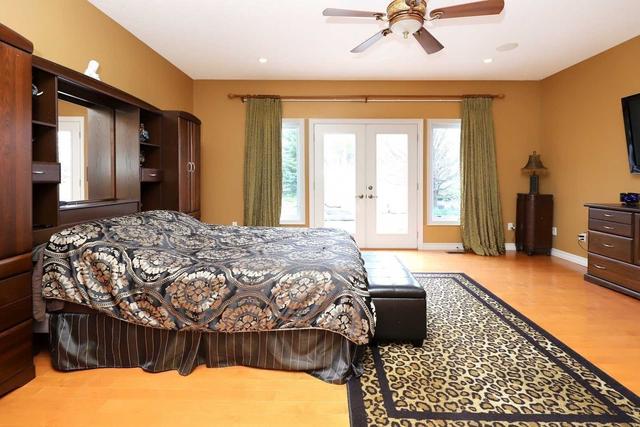 2250 Kean Hill Dr, House detached with 4 bedrooms, 3 bathrooms and 13 parking in Milton ON | Image 10