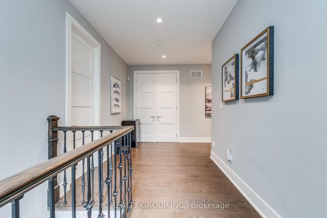18 Ash Cres, House detached with 5 bedrooms, 6 bathrooms and 6 parking in Toronto ON | Image 10