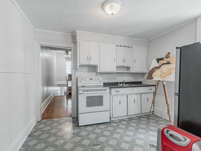 145 Portland St, House attached with 4 bedrooms, 2 bathrooms and 1 parking in Toronto ON | Image 2