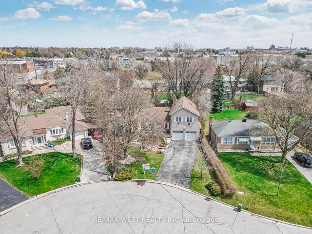 75 Shilton Rd, House detached with 4 bedrooms, 3 bathrooms and 9 parking in Toronto ON | Image 23