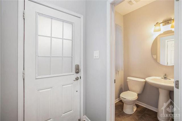 244 Opus Street, Townhouse with 3 bedrooms, 2 bathrooms and 3 parking in Ottawa ON | Image 3