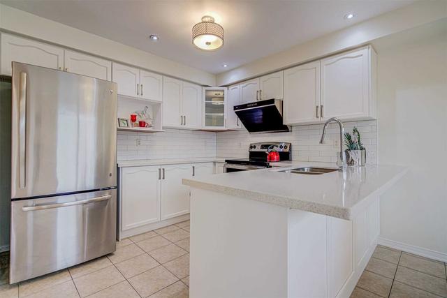 6943 14th Ave, House attached with 3 bedrooms, 3 bathrooms and 3 parking in Markham ON | Image 3