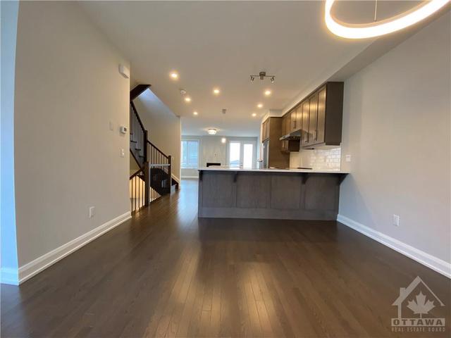173 Boundstone Way, Townhouse with 4 bedrooms, 4 bathrooms and 2 parking in Ottawa ON | Image 11