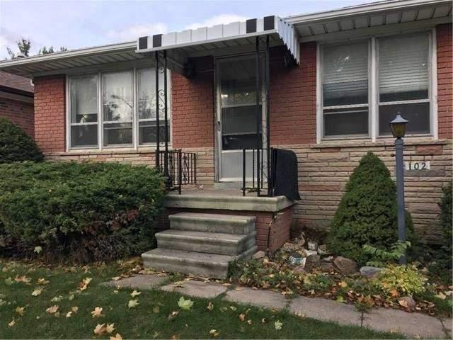 102 Goulding Ave, House detached with 2 bedrooms, 1 bathrooms and 2 parking in Toronto ON | Image 1