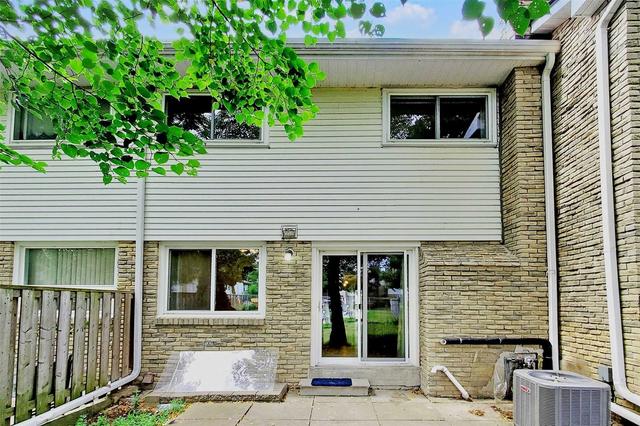 67 Brimwood Blvd, Townhouse with 3 bedrooms, 3 bathrooms and 3 parking in Toronto ON | Image 23