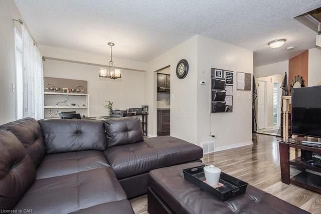 10 - 199 Saginaw Parkway, House attached with 3 bedrooms, 2 bathrooms and 2 parking in Cambridge ON | Image 17