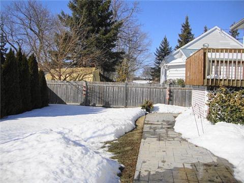 6 Lywood St, House detached with 2 bedrooms, 3 bathrooms and 3 parking in Belleville ON | Image 3