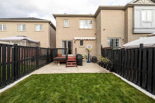 96 Brussels Ave W, House attached with 3 bedrooms, 4 bathrooms and 3 parking in Brampton ON | Image 21
