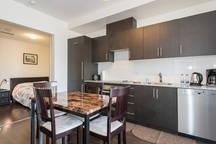 517 - 23 Glebe Rd W, Condo with 2 bedrooms, 2 bathrooms and null parking in Toronto ON | Image 5