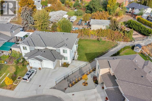 909 Currell Crescent, House detached with 4 bedrooms, 3 bathrooms and 4 parking in Kelowna BC | Image 5