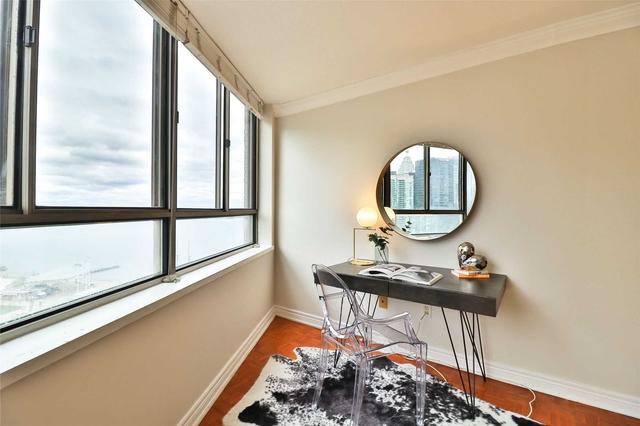 2107 - 270 Queens Quay W, Condo with 1 bedrooms, 1 bathrooms and 0 parking in Toronto ON | Image 2