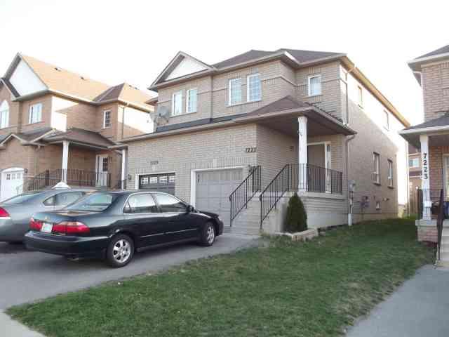 7227 Sedan Sq, House semidetached with 3 bedrooms, 3 bathrooms and 2 parking in Mississauga ON | Image 1