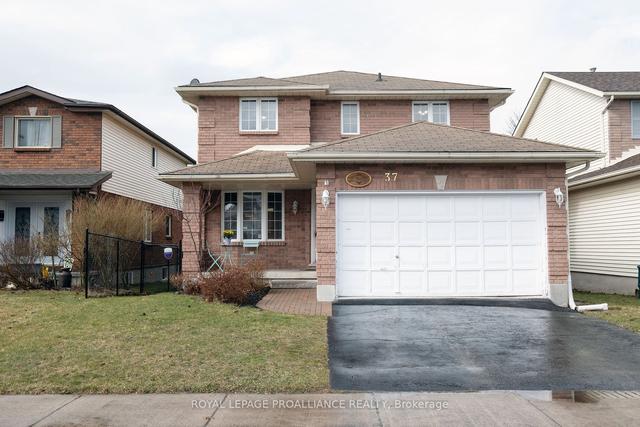 37 Sherwood Cres, House detached with 4 bedrooms, 3 bathrooms and 3.5 parking in Belleville ON | Image 1