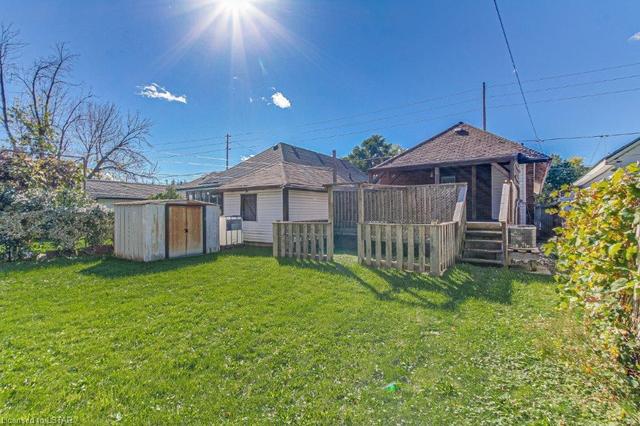 102 Alelaide Street S, House detached with 2 bedrooms, 1 bathrooms and 3 parking in London ON | Image 7