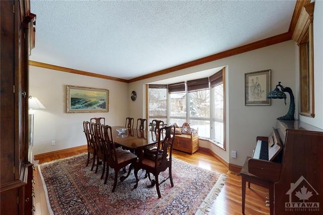 274 Faircrest Road, House detached with 5 bedrooms, 2 bathrooms and 8 parking in Ottawa ON | Image 4