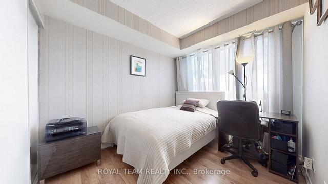 806 - 801 Sheppard Ave W, Condo with 2 bedrooms, 1 bathrooms and 1 parking in Toronto ON | Image 3