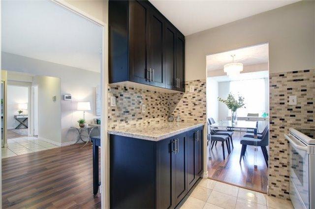 802 - 10 Edgecliff Gfwy, Condo with 2 bedrooms, 1 bathrooms and 1 parking in Toronto ON | Image 9
