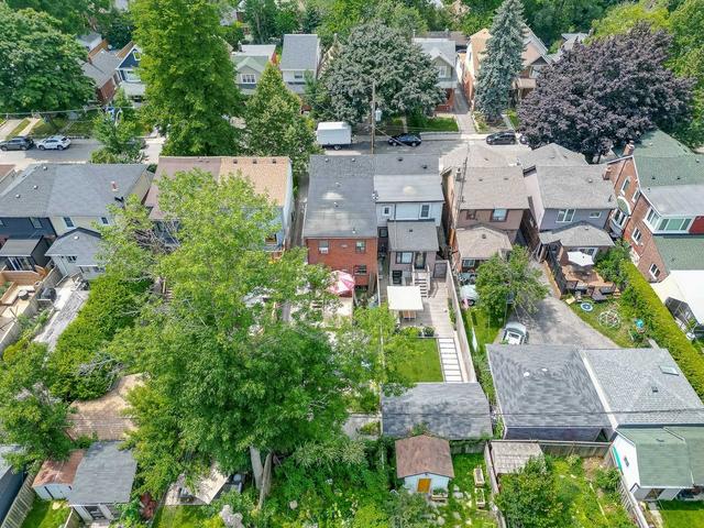 227 Woodfield Rd, House semidetached with 5 bedrooms, 3 bathrooms and 3 parking in Toronto ON | Image 5