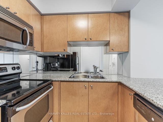 1301 - 8 Scollard St, Condo with 1 bedrooms, 1 bathrooms and 0 parking in Toronto ON | Image 5