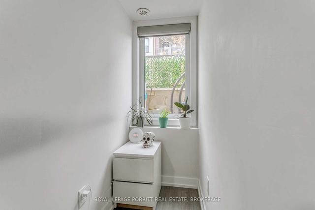 411 - 8 Drummond St, Townhouse with 1 bedrooms, 1 bathrooms and 1 parking in Toronto ON | Image 17
