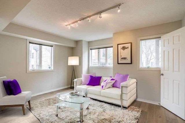 th70 - 208 Niagara St, Townhouse with 3 bedrooms, 2 bathrooms and 1 parking in Toronto ON | Image 4