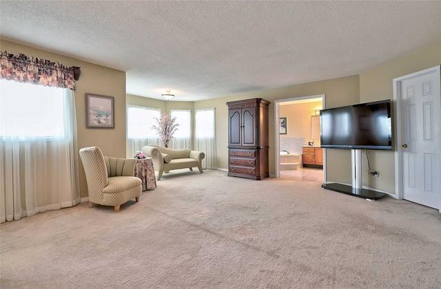 26 Cavalry Tr, House detached with 4 bedrooms, 3 bathrooms and 6 parking in Markham ON | Image 8