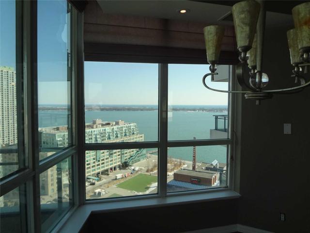 Sph2701 - 228 Queens Quay W, Condo with 2 bedrooms, 2 bathrooms and 1 parking in Toronto ON | Image 7