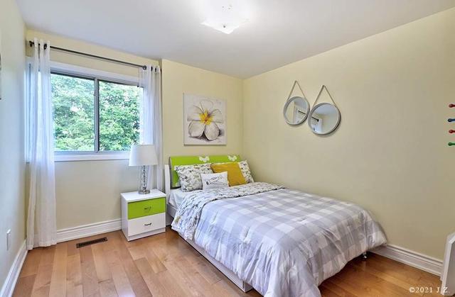 170 Song Meadoway, Townhouse with 3 bedrooms, 2 bathrooms and 2 parking in Toronto ON | Image 15